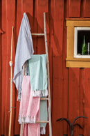 Hamam-pyyhe (70 % kierrätettyä puuvillaa – painatuksella) - Avecor Oy - Liikelahjat ja markkinointituotteet yrityksille